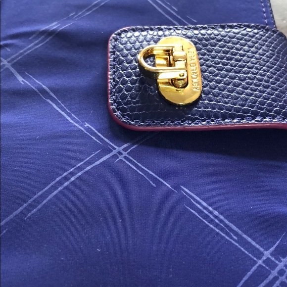 Vera Bradley zipper wallet with compartments - Picture 8 of 8